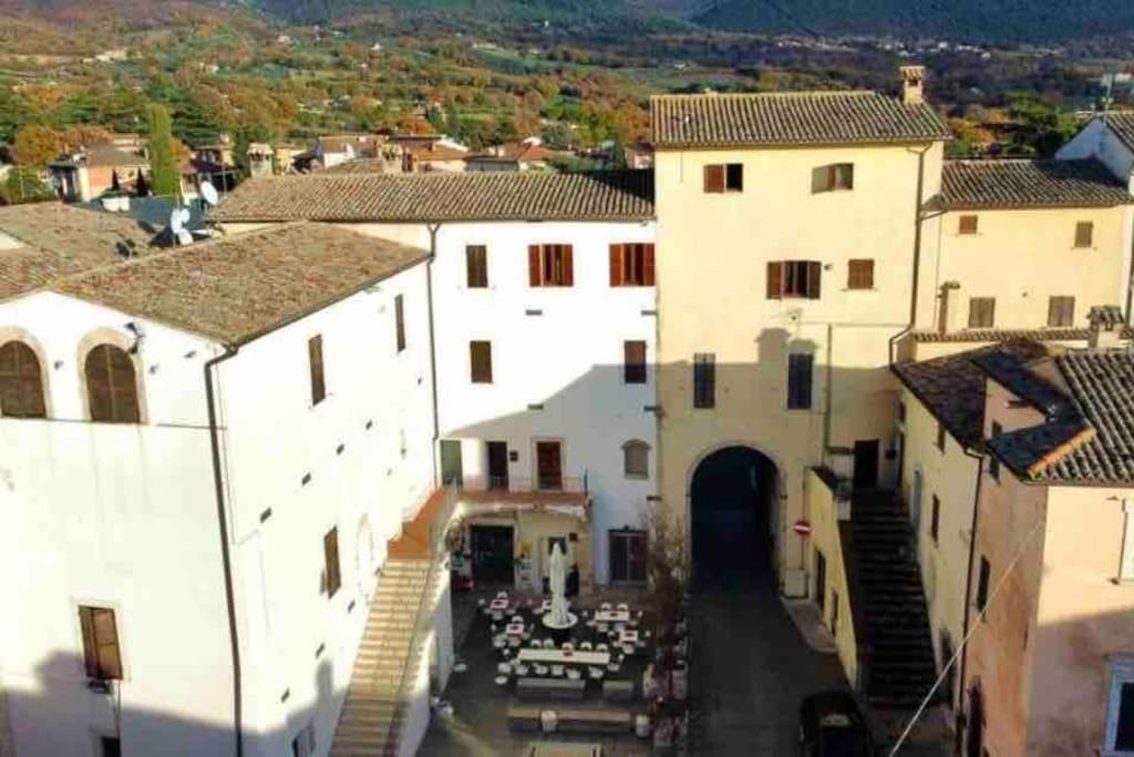 Ferienwohnung La Casina Di Nada Massa Martana Exterior foto